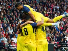 O West Ham está discutindo o compromisso inicial de David em meio a especulações de Leeds e Sunderland