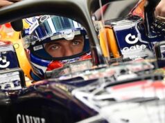 Max Verstappen partiu na manhã de seu último dia de testes no Bahrein.
