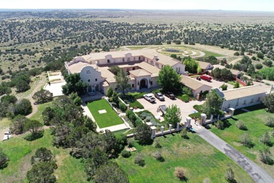 Novo México reabre investigação criminal envolvendo Zorro Ranch Crime News, de Jeffrey Epstein