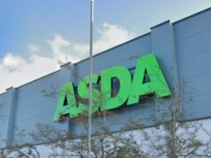 Trágico porque dois homens morrem na mesma loja Asda em poucas horas na frente de clientes horrorizados