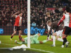 O Feyenoord deu a volta por cima antes do intervalo: Hadj Moussa marcou o segundo da noite em De Kuip.