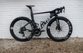 Revisão da bicicleta: bicicleta de corrida Factor da Modern Adventure Pro Cycling para o fim de semana de lançamento