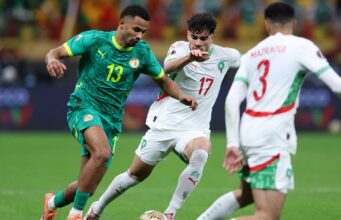 O Tottenham está agora na corrida para contratar Elliman Nadia, já que o Everton estabeleceu um grande preço pedido