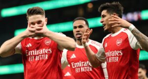 Gary Neville: O Arsenal responde a perguntas sobre a vitória do Tottenham e está sob pressão do Man City na corrida pelo título da Premier League | Notícias de futebol