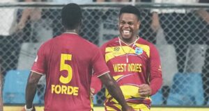 Copa do Mundo T20: Índias Ocidentais marcam recorde de 254 corridas e vencem o Zimbábue por 107, enquanto Musekiwa cai por duas corridas | Notícias de críquete