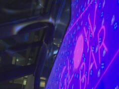 ‘Super divertido’: Glow Bar retorna para o Portland Winter Lights Festival