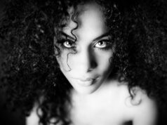 Mudanças rápidas de estilo: como as perucas modernas estão redefinindo a conveniência