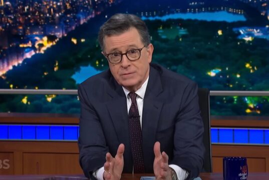 Stephen Colbert critica a CBS, diz que o advogado disse a ele que a entrevista de James Talarico não poderia ir ao ar no ‘The Late Show’