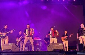 Com multidões lotadas e apresentações inesquecíveis, o 50º Festival da Canção Folclórica de Sumampa continua.