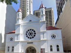 Um homem foi acusado depois de danificar uma sinagoga com um caminhão em Brisbane