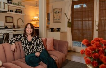 Tori Adams atualiza sua casa em um espaço alugado em Beverly Hills