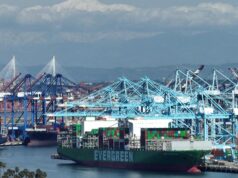 O que a decisão do Supremo Tribunal de reduzir as tarifas significa para a economia dependente do comércio de Los Angeles