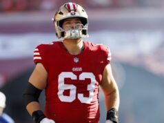 49ers contratam OL Nick Zakelj para uma extensão de um ano