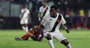 A Lazio ainda quer contratar Andres Gomez após a tentativa fracassada em janeiro