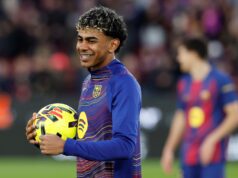 Lamine Yamal marcou três gols pela primeira vez na carreira, ultrapassou Lionel Messi e Barcelona derrotou o Villarreal