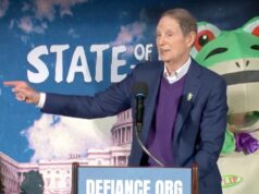 O senador democrata credita aos manifestantes Frog a derrota do plano da guarda nacional de Trump em Portland