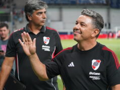 Marcelo Gallardo mostrou liderança no River e abraçou o povo, mesmo que o time não convença ninguém