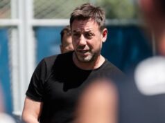 O presidente Costantino visitou o campus para ‘melhorar as coisas’