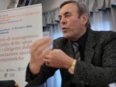 O Sr. Telepordenone foi morto em sua casa com grades. No verão, seu carro pegou fogo