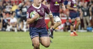 Wallabies Josh Nassar se compromete com o futuro do Queensland Reds com novo acordo
