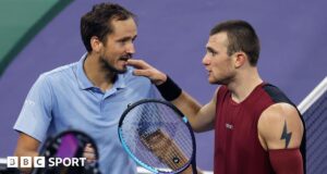 Indian Wells: Jack Draper punido com polêmica chamada de obstrução enquanto Daniel Medvedev encerra a defesa do título britânico