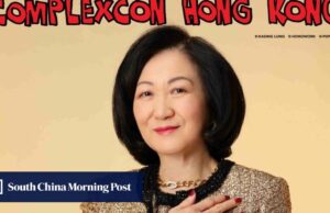A ex-legisladora de Hong Kong Regina Ip mudou a política para cartões fotográficos na Complex Con