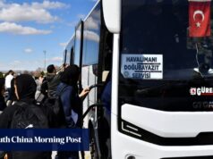 Jogadoras de futebol iranianas voltam para casa depois que Austrália retira pedidos de asilo