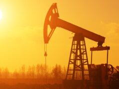 Petróleo cai com esperança de alcançar uma trégua no Médio Oriente, mas a cautela permanece