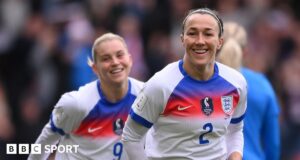 Lucy Bronze: A lateral veterana ‘inacreditável’ é uma jogadora-chave para a Inglaterra