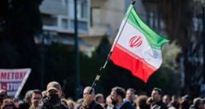 Irã pede vingança pela morte de Khamenei