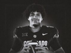 Tragédia quando o meio-campista do Colorado Buffaloes, Dominiq Ponder, falece aos 23 anos, com Deion Sanders liderando o caminho