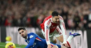 Toda a cultura do Chelsea fomentou a sua arrogância e indisciplina. Deram a braçadeira de capitão para um jogador que cantava uma música racista e seu meio-campo tinha 50 pontos na licença… não é à toa que a onda de caras indisciplinados tinha o direito de receber tantos cartões vermelhos