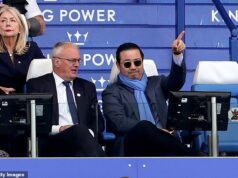 O Leicester, que luta pelo campeonato, anuncia uma grande remodelação do conselho – com o proprietário do clube renunciando ao cargo de CEO e diretor impopular Jon Rudkin