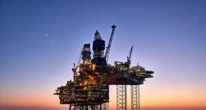 Reduzir receitas fiscais extraordinárias para poupar petróleo no Mar do Norte: Reeves instou a tomar medidas antes de negociações críticas com os altos escalões da indústria