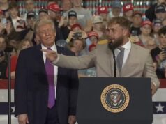 Jake Paul comete um erro de higiene embaraçoso durante a aparição na campanha de Donald Trump, enquanto um grande erro de guarda-roupa revela inseguranças de longa data