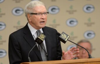 O ex-técnico do Packers, Bob Harlan, morreu aos 89 anos.