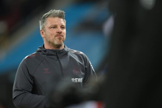 Lukas Kwasniok foi finalmente transferido para o 1. FC Köln, apesar de um mau desempenho