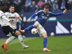 O novo contrato de Edin Dzeko com o Schalke está à beira