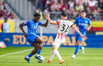 Grifo igualou o recorde de Petersen e o Freiburg ampliou seu recorde em casa contra o Leverkusen