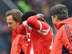 Davies foi levado às lágrimas depois de sofrer um susto de lesão contra o Atalanta