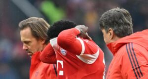 Davies foi levado às lágrimas depois de sofrer um susto de lesão contra o Atalanta