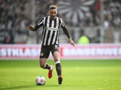 O meio-campista do St. Pauli James Sands está fora desta temporada