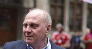 “O pior árbitro que já vi num jogo da Bundesliga” – Hoeneß furioso após o empate do Bayern com o Leverkusen