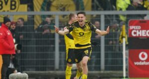 Treinador do Dortmund comemora o primeiro gol de Luca Reggiani, de 18 anos: “Todos compartilharam sua alegria”