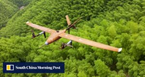 Redução de custos de 75%: China apresenta o primeiro drone de asa fixa do mundo feito de fibra de bambu
