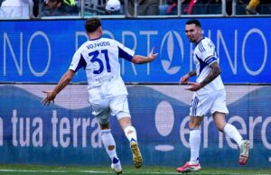 Filmado em Como, em Carales, o quarto de Fabregas em uma noite