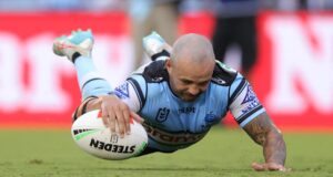 Cronulla Sharks derrotou os Gold Coast Titans de Josh Hannay por 50-10 no Shark Park