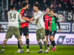 O NEC desperdiçou uma boa oportunidade para marcar o quarto golo numa meia-final soberba e o PSV corria o risco de ser eliminado.