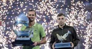 Tallon Greek Spoor deixou Dubai depois de não poder sair devido à guerra.