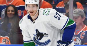 As estrelas em destaque adquirem Dee Taylor Myers dos Canucks para uma escolha